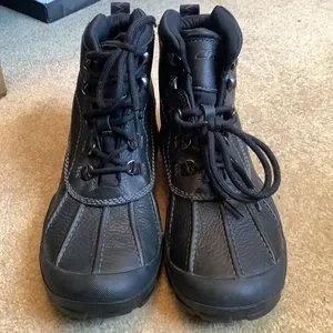 Clarks waterproof duck boots/ muckers in Black sz 9mens Clarks Muckers In Men main image 3